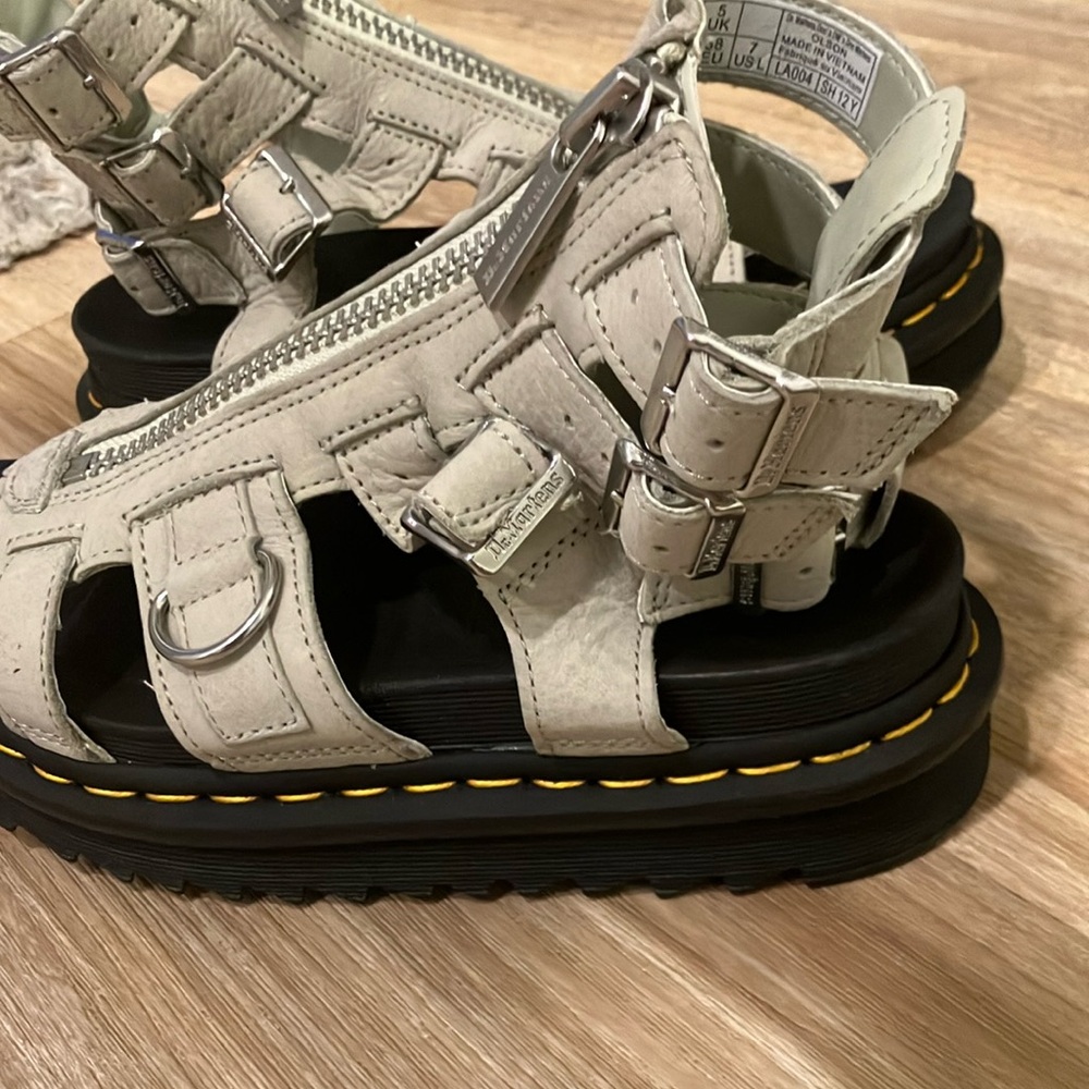 *NEW* Dr Martens White and Black Chunky Sandals with Zipper Closure
